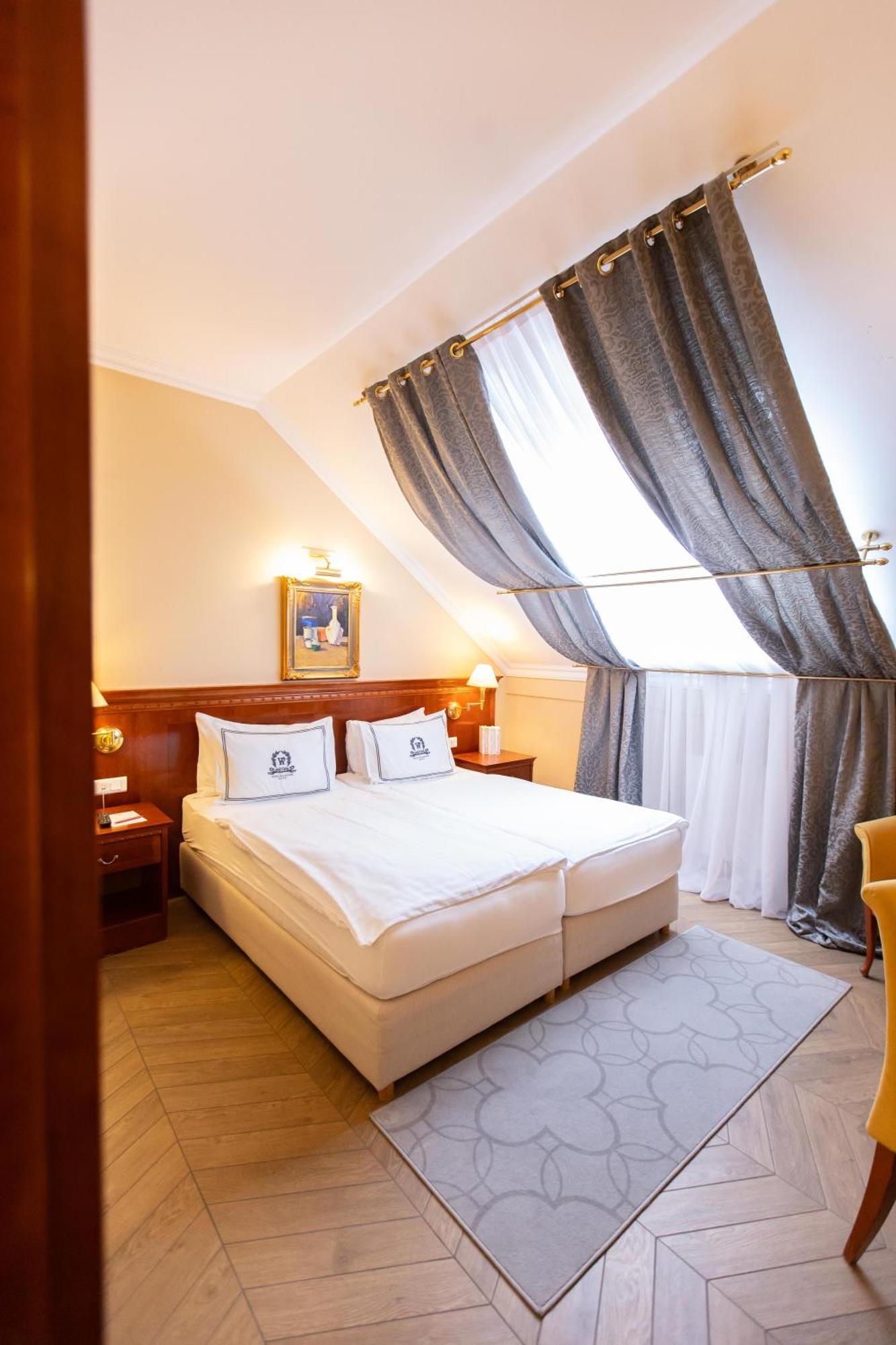 Hotel Waldinger Osijek Exterior photo
