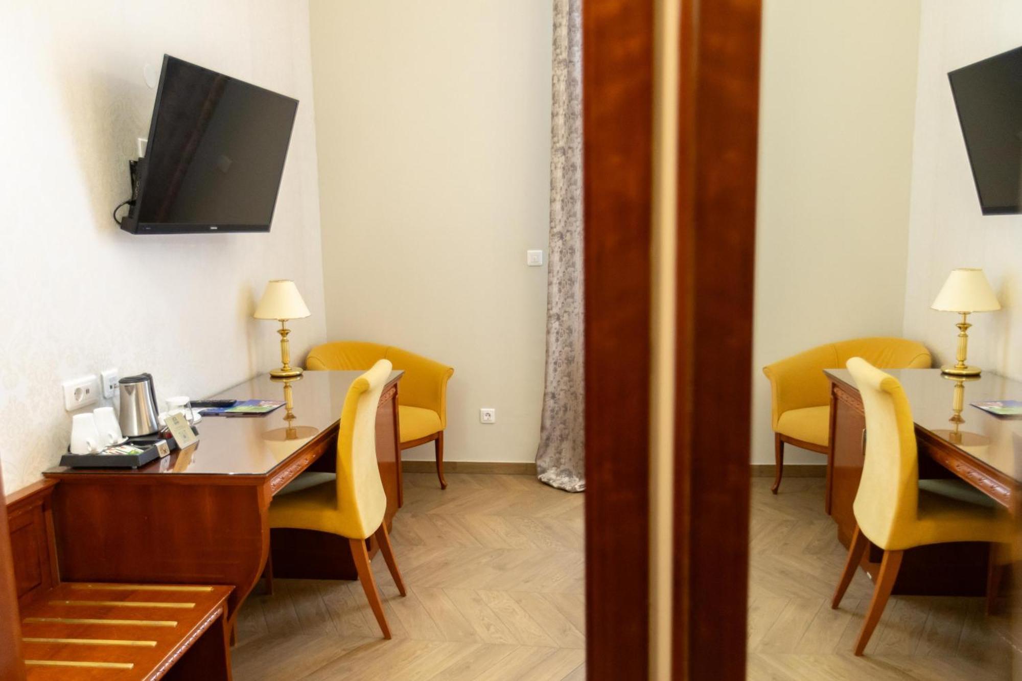 Hotel Waldinger Osijek Exterior photo